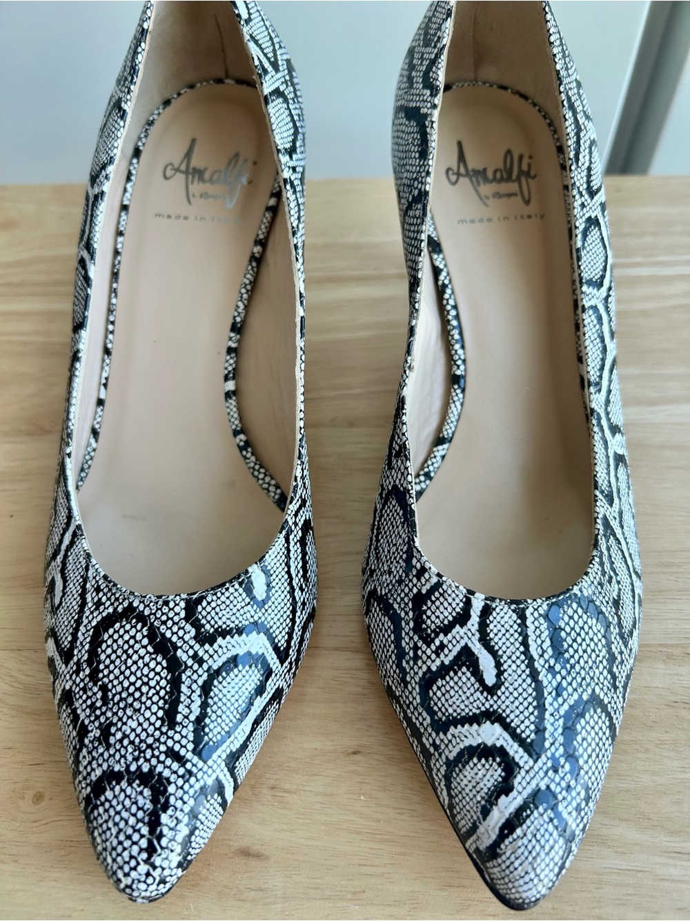 Amalfi by Rangoni Black & White Leather Snake-Print Pointed Toe Pumps, Size 8.5